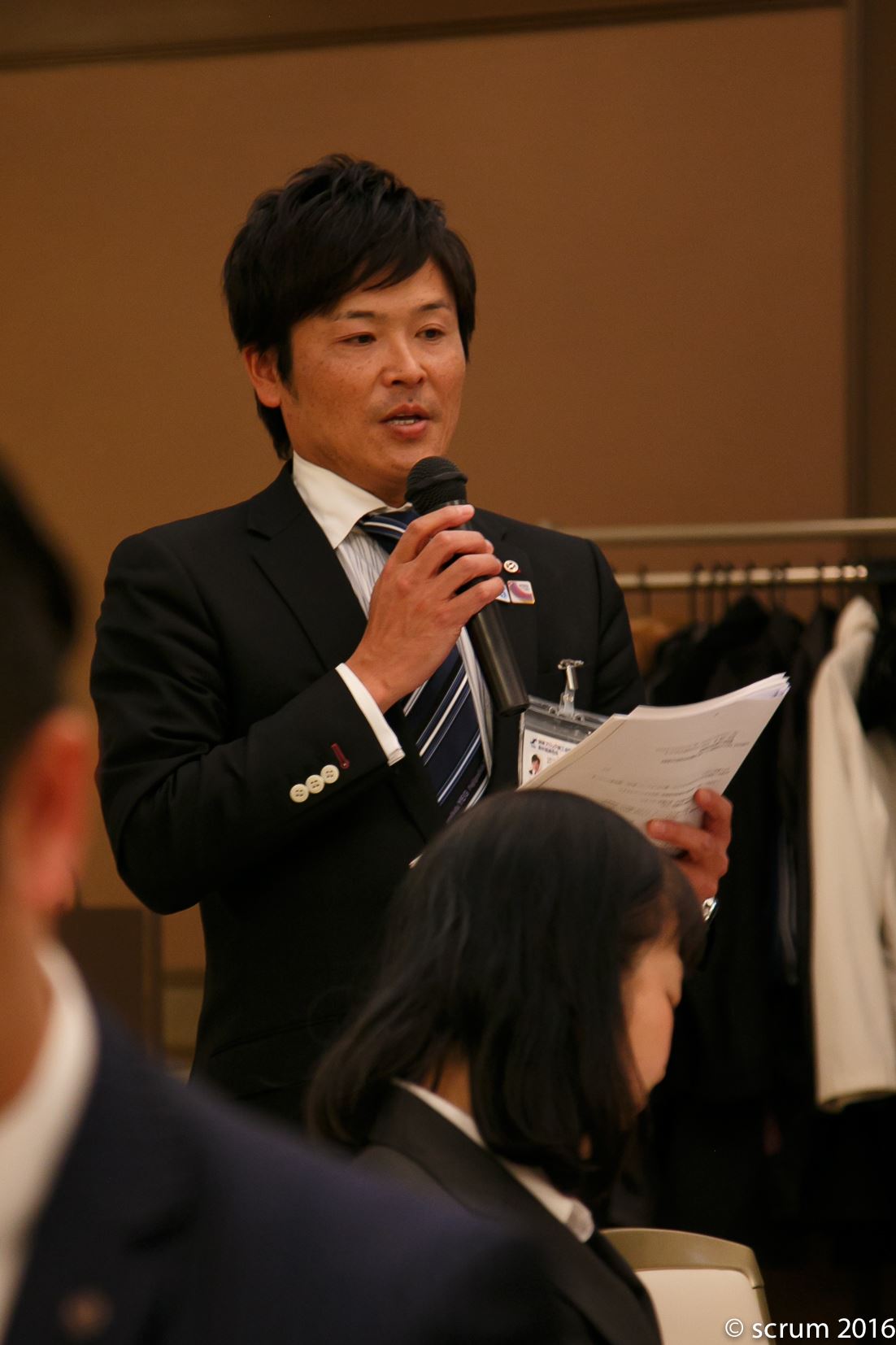 チーム別発表。提言チーム渡辺真チームリーダー(富士吉田YEG)