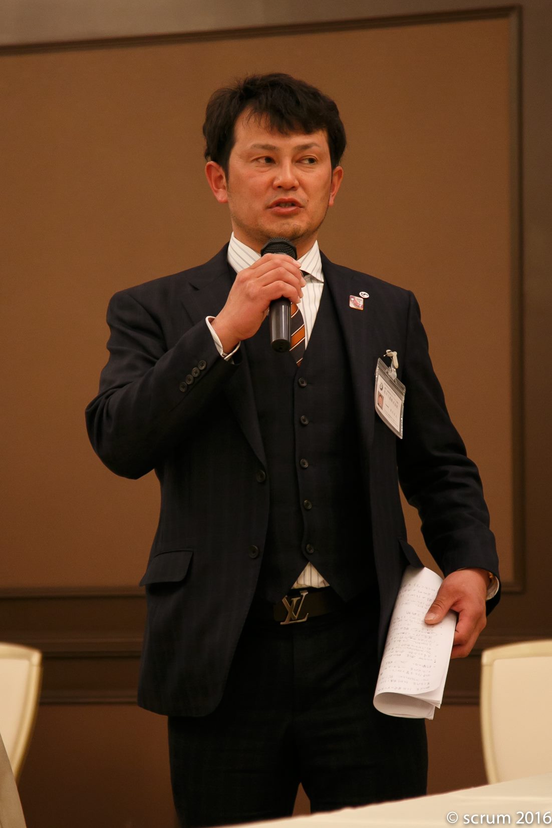 チーム別発表。交流チーム若月正人チームリーダー(沼田YEG)
