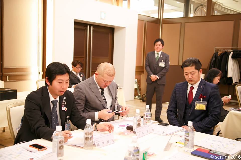 革新チームは問題点の収集や分析もします。